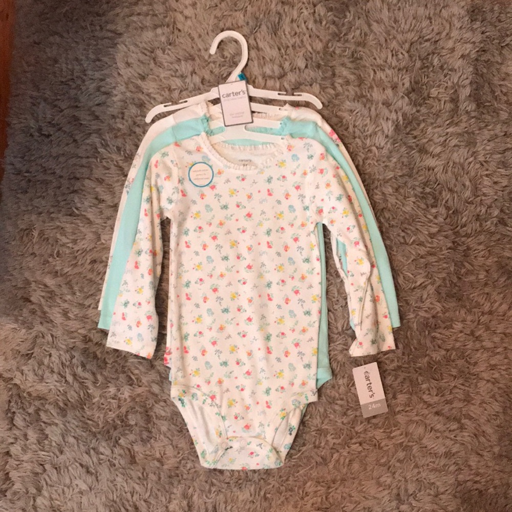 Carter’s long-sleeves Onesies